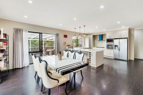 Photo of property in 43 South Kensington Way, Henderson, Auckland, 0612