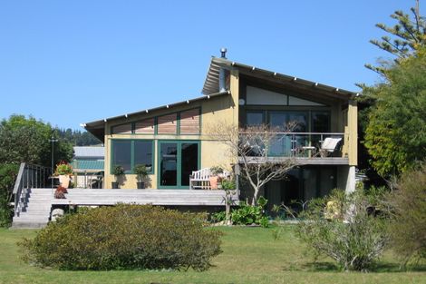 Photo of property in 100 Captain Cook Road, Cooks Beach, Whitianga, 3591