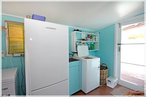 Photo of property in 22 Andresen Street, Foxton Beach, Foxton, 4815