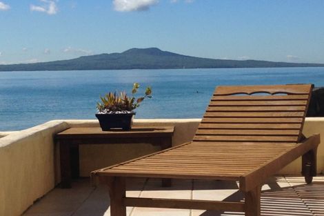 Photo of property in 9a Holiday Road, Milford, Auckland, 0620