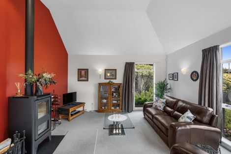 Photo of property in 33 Glenburn Place, Avonhead, Christchurch, 8042