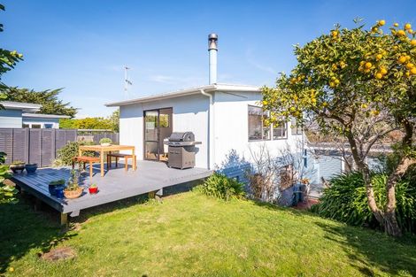 Photo of property in 73 Golf Road, Paraparaumu Beach, Paraparaumu, 5032