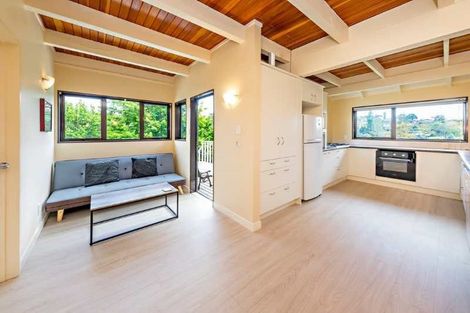 Photo of property in 60 Cheriton Road, Mellons Bay, Auckland, 2014