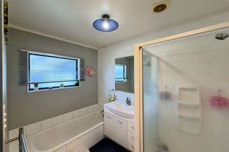 Photo of property in 91 Hillcrest Avenue, Hillcrest, Auckland, 0627