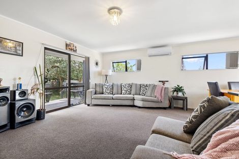 Photo of property in 2/73 Hillside Road, Papatoetoe, Auckland, 2025
