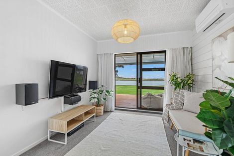 Photo of property in 281 Cove Road, Waipu, 0582