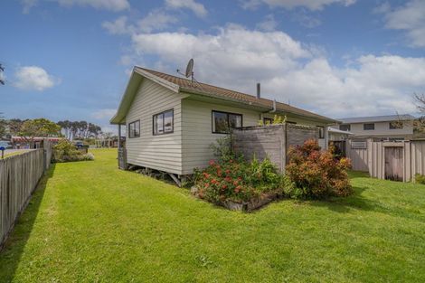 Photo of property in 32 Captain Cook Road, Cooks Beach, Whitianga, 3591