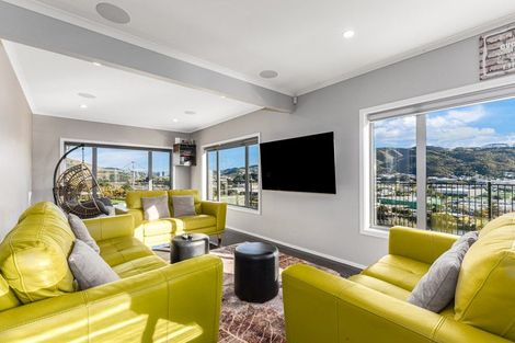 Photo of property in 10 Omaka Place, Aotea, Porirua, 5024