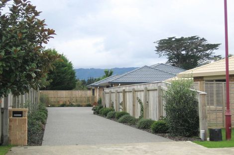 Photo of property in 3 Holcombe Drive, Paraparaumu, 5032