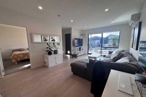 Photo of property in 6 Juniper Drive, Rosehill, Papakura, 2113
