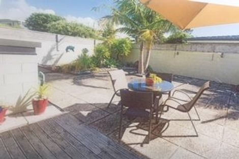 Photo of property in 22 Amorino Drive, Red Beach, 0932