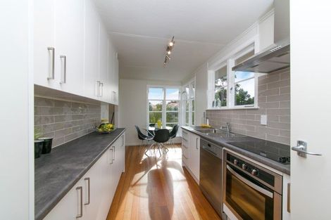 Photo of property in 15 Westall Road, New Lynn, Auckland, 0600