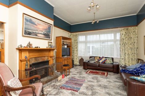 Photo of property in 12 Grant Street, Dannevirke, 4930