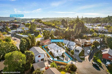 Photo of property in 18 Kearney Place, Massey, Auckland, 0614