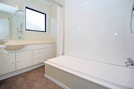 Photo of property in 31 Coulthard Terrace, Opaheke, Papakura, 2113