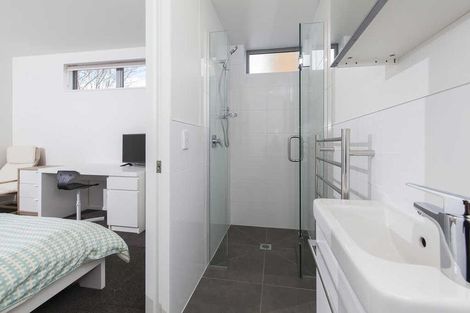 Photo of property in 32 Dickens Street, Addington, Christchurch, 8024