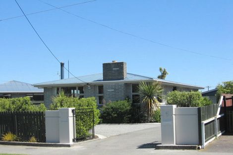 Photo of property in 5 Dymock Place, Bishopdale, Christchurch, 8053