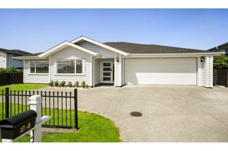 Photo of property in 24 Woodridge Drive, Stanmore Bay, Whangaparaoa, 0932