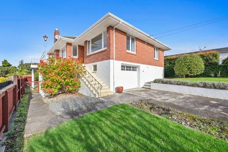 Photo of property in 1/53 Uxbridge Road, Mellons Bay, Auckland, 2014