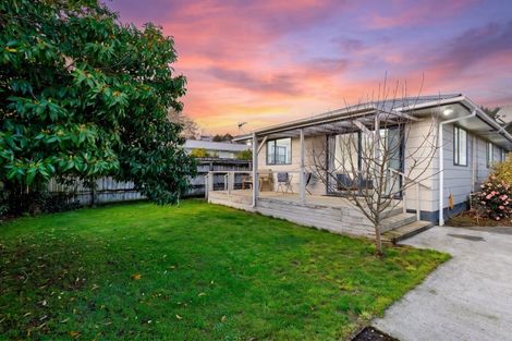 Photo of property in 2/7 Norana Road, Maoribank, Upper Hutt, 5018