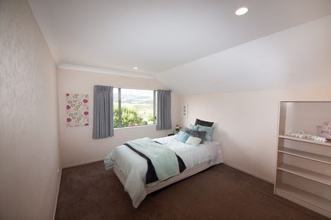 Photo of property in 10 Marford Grove, Churton Park, Wellington, 6037