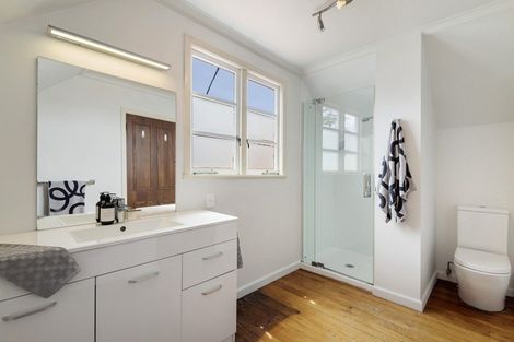 Photo of property in 31 Norwood Road, Bayswater, Auckland, 0622