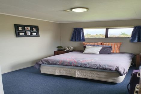 Photo of property in 29 Lydia Place, Kelvin Grove, Palmerston North, 4414