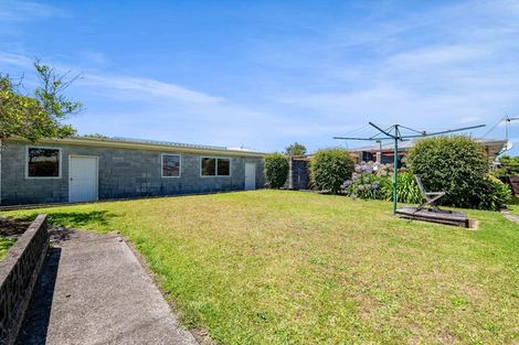 Photo of property in 8 Kennedy Place, Merrilands, New Plymouth, 4312