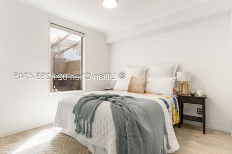 Photo of property in 33 Verdale Circle, Glen Eden, Auckland, 0602