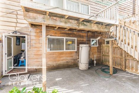 Photo of property in 10 Captain Scott Road, Glen Eden, Auckland, 0602