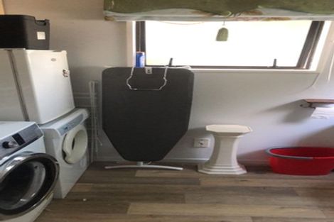 Photo of property in 1/8 Marsh Avenue, Forrest Hill, Auckland, 0620