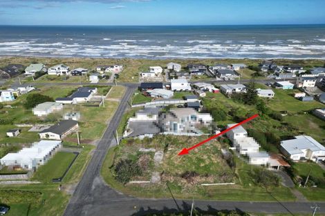 Photo of property in 2 Nelson Street, Foxton Beach, Foxton, 4815