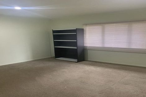 Photo of property in 1 Kittiwake Drive, Schnapper Rock, Auckland, 0632