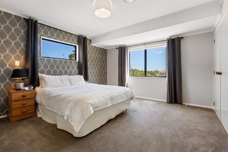 Photo of property in 122 Glenpark Avenue, Frankleigh Park, New Plymouth, 4310