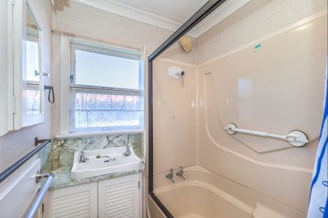 Photo of property in 10 Ross Street, Levin, 5510