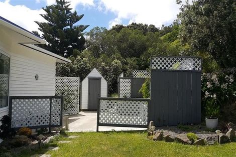 Photo of property in 5 Bowes Crescent, Strathmore Park, Wellington, 6022