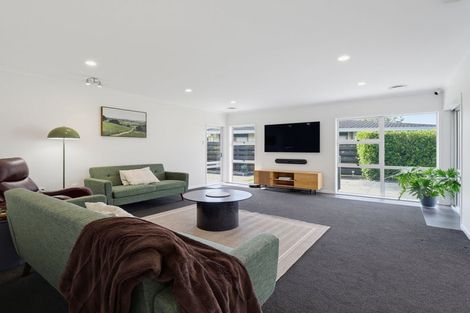 Photo of property in 8 Aintree Crescent, Awapuni, Palmerston North, 4412