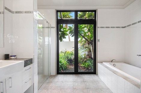 Photo of property in 5 Gleaming Place, Waiuku, 2123