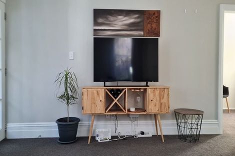 Photo of property in 17 Portland Crescent, Thorndon, Wellington, 6011