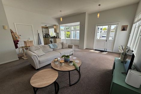 Photo of property in 2/14 Oroua Street, Eastbourne, Lower Hutt, 5013