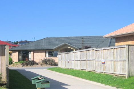 Photo of property in 46 Brookwood Drive, Henderson, Auckland, 0612