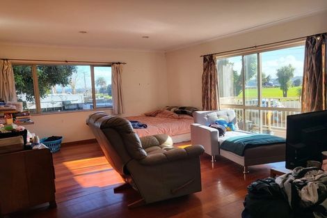 Photo of property in 7a Waterfront Road, Mangere Bridge, Auckland, 2022