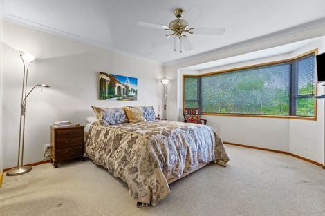 Photo of property in 1/12 Greenvalley Rise, Glenfield, Auckland, 0629