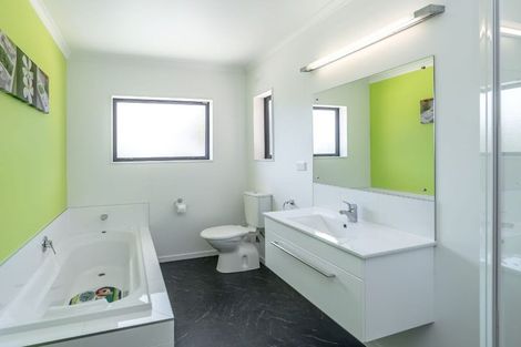 Photo of property in 12 Taylor Street, Carterton, 5713