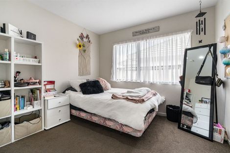 Photo of property in 20 Arirang Rise, Pinehill, Auckland, 0632