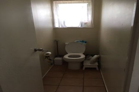 Photo of property in 1/29 Ridgewood Crescent, Birkenhead, Auckland, 0626