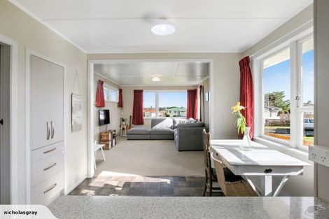 Photo of property in 5 Kinsella Place, Paeroa, 3600