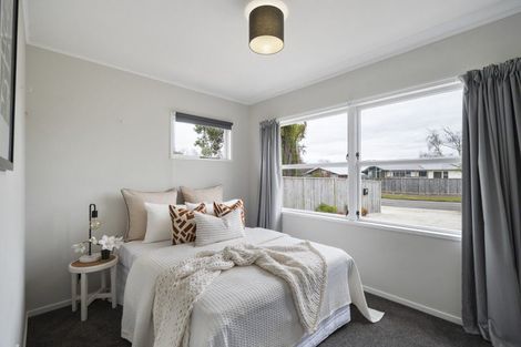 Photo of property in 9 Abraham Crescent, Milson, Palmerston North, 4414