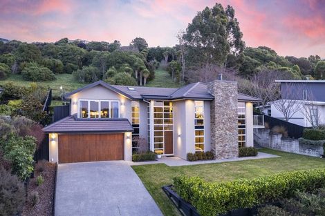 Photo of property in 20 Rushden Rise, Westmorland, Christchurch, 8025