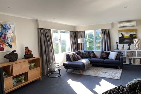 Photo of property in 32 Oswald Crescent, Paparangi, Wellington, 6037